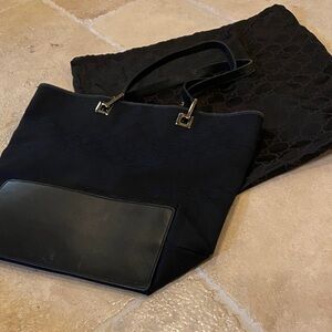 Gucci Elegant Black Tote Bag